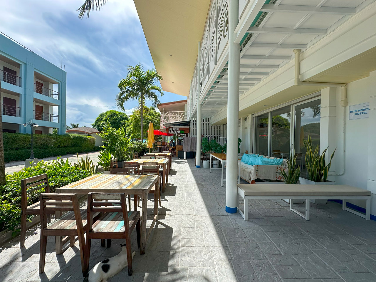 Blue Horizon Hostel common area near Loh Dalum Beach, Koh Phi Phi